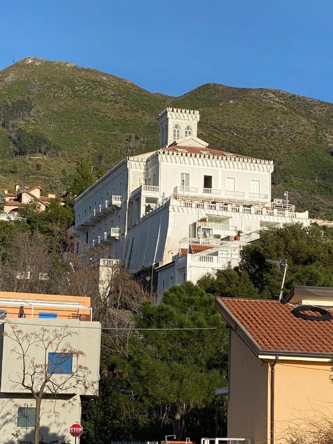 Appartamento Nel Fabbricato Denominato Il Castello Praia a Mare Exterior photo